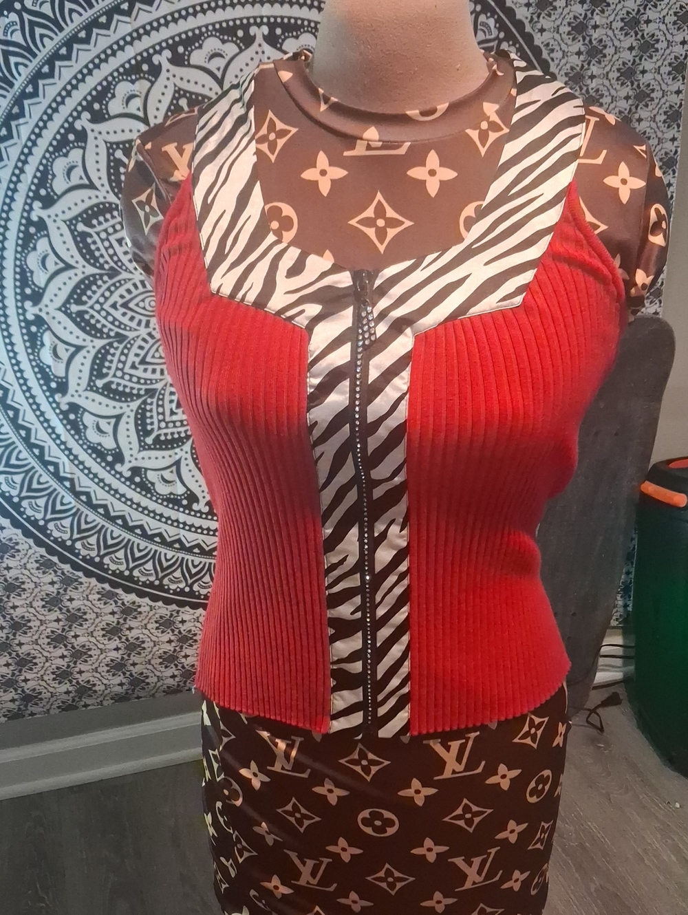 belanni Red & Brown Animal Print Top Size Medium